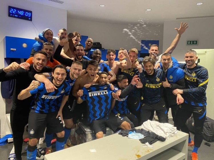 摩托划破棕 摩托划破棕